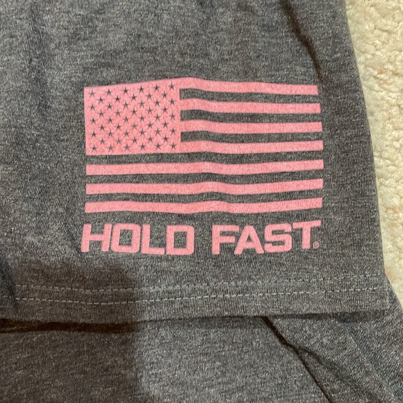 Hold Fast Blessed T-Shirt 💕 - Picture 5 of 5